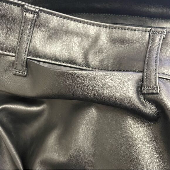 NWT Old Navy High-Waisted Faux-Leather Cropped Wide-Leg Pants in Black Size 16 - Picture 10 of 14
